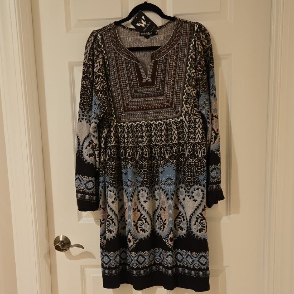 White Mark Black and Blue Long Sleeve Dress